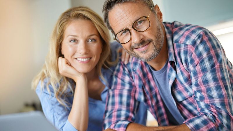 couple-40-ans-intérieur