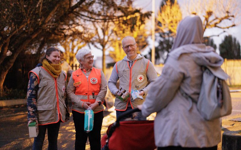 Et si vous deveniez bénévole aux côtés des plus vulnérables avec la Croix-Rouge?