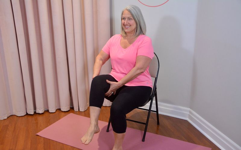 Yoga en vidéo: On assouplit les raideurs articulaires du matin