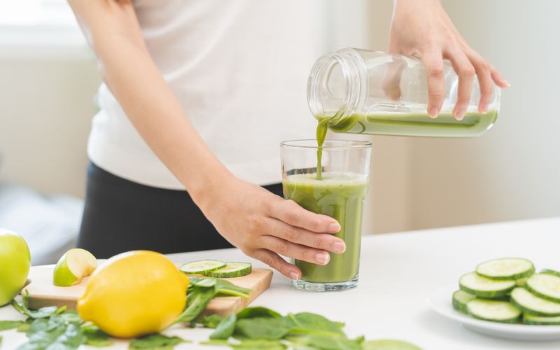 Oubliez la détox post-fêtes, c'est un mythe: pour éliminer les excès, misez plutôt sur ces types d’aliments