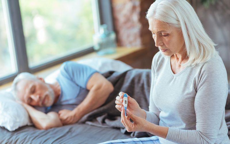 Retour de la grippe: les gestes barrières, on s'y tient toujours!