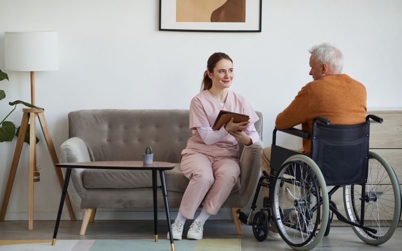 La Défenseure des droits toujours en alerte sur les Ehpad