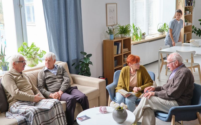 Maltraitance en Ehpad: les engagements du gouvernement