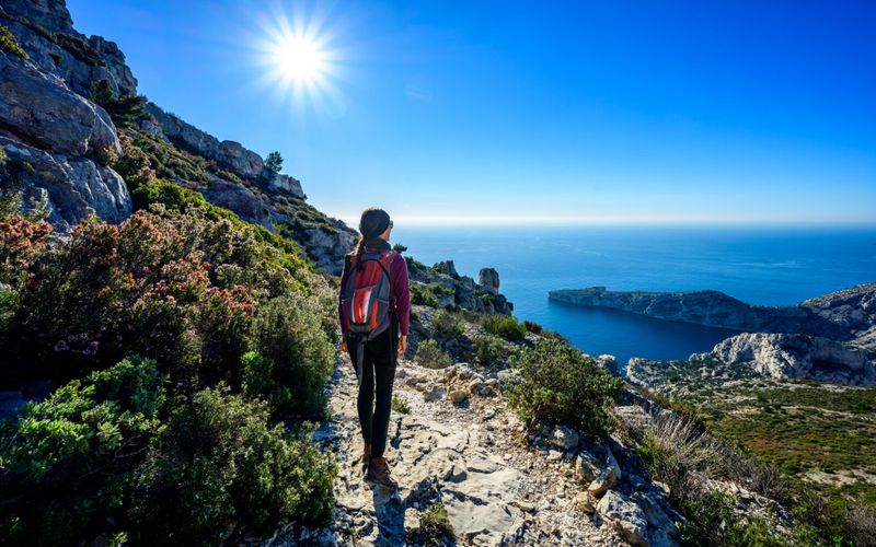 8 indispensables pour partir en randonnée sans danger