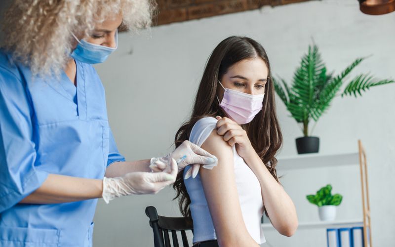 Covid-19: les soignants ne seront plus obligés de se vacciner contre le coronavirus