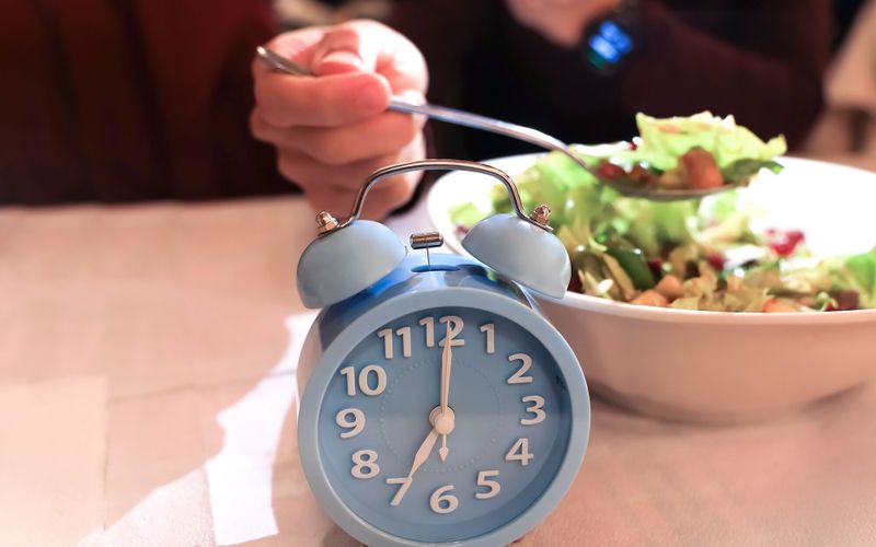 Jeûne intermittent: comment il affecte la santé de vos cheveux