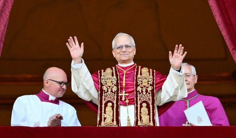 Léon XIV: Robert Francis Prevost, homme de synthèse modéré et premier pape américain