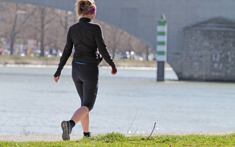 Marcher ce nombre de pas par jour réduit le risque de dépression