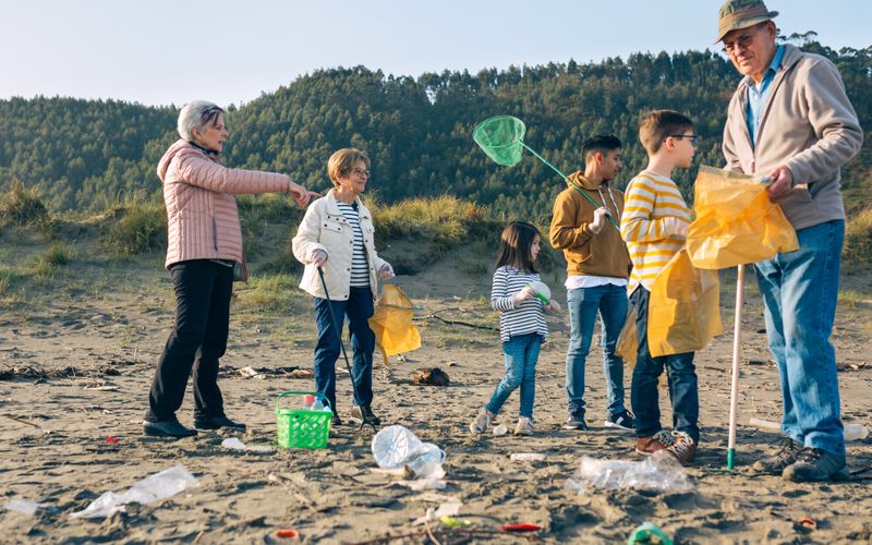 Protection de la planète: jeunes et vieux, ensemble pour l'environnement