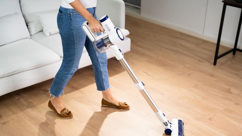 Quel est le meilleur aspirateur balai à choisir en 2025 ? Le guide complet