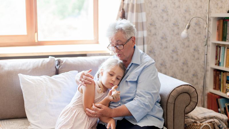 reconfort petite fille triste