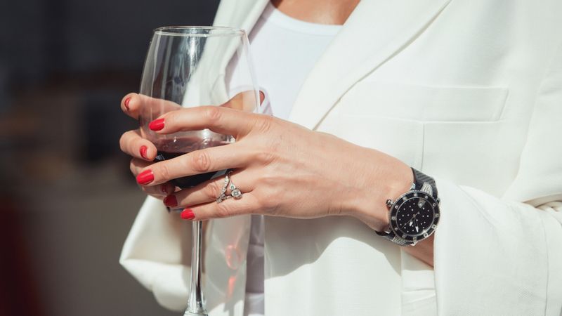 vin rouge femme alcoolique